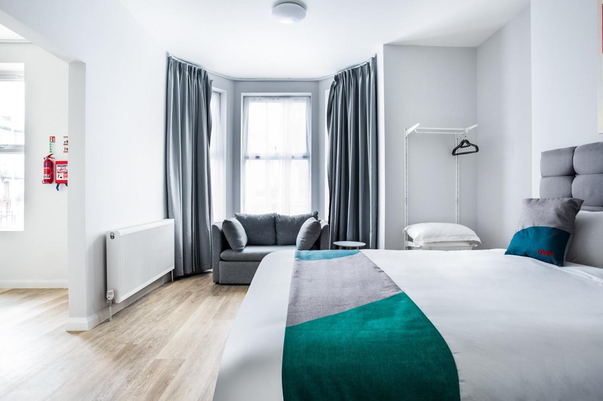 Oyo Studiotel Gy - Modern Hotel Apartments Great Yarmouth Bagian luar foto