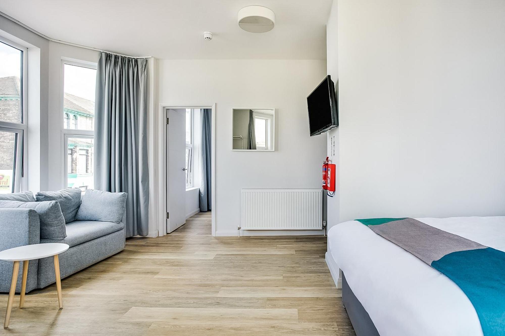 Oyo Studiotel Gy - Modern Hotel Apartments Great Yarmouth Bagian luar foto
