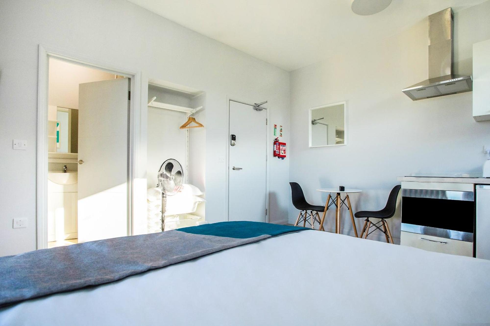 Oyo Studiotel Gy - Modern Hotel Apartments Great Yarmouth Bagian luar foto