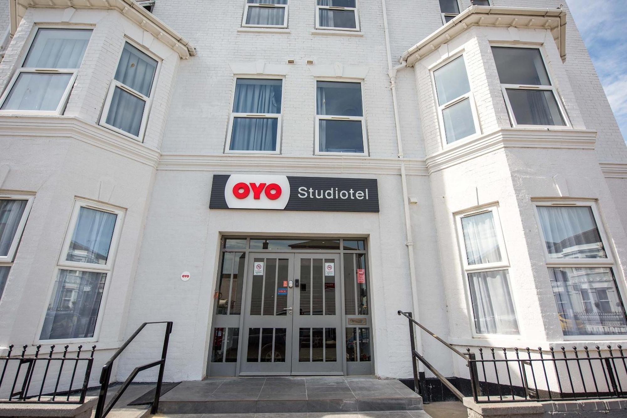 Oyo Studiotel Gy - Modern Hotel Apartments Great Yarmouth Bagian luar foto