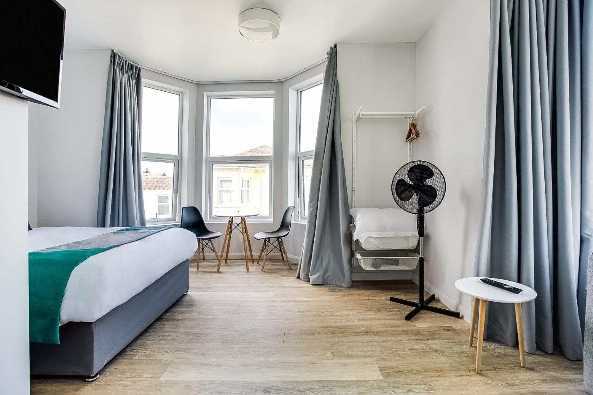 Oyo Studiotel Gy - Modern Hotel Apartments Great Yarmouth Bagian luar foto