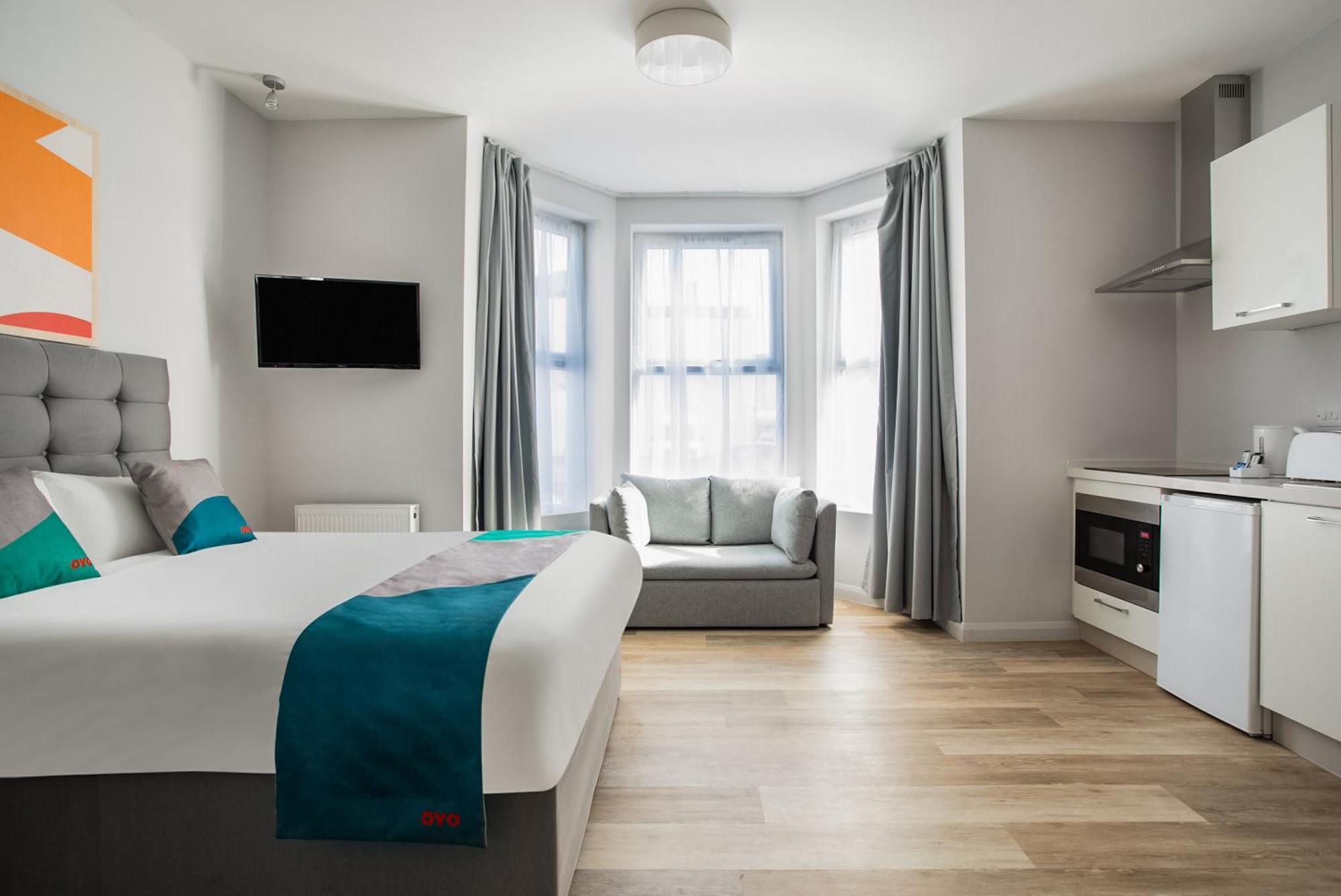 Oyo Studiotel Gy - Modern Hotel Apartments Great Yarmouth Bagian luar foto