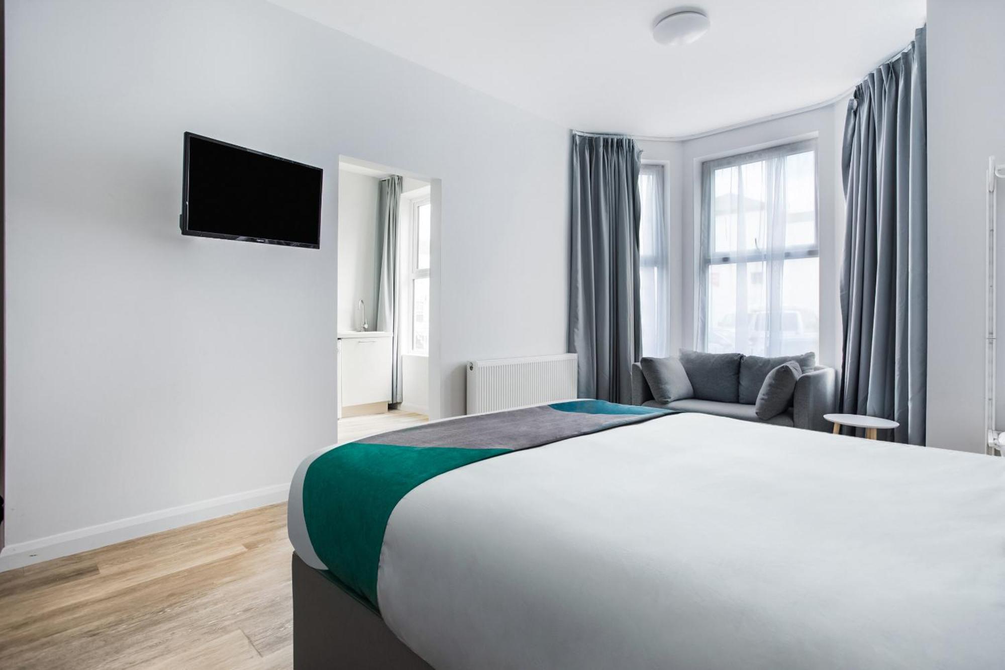 Oyo Studiotel Gy - Modern Hotel Apartments Great Yarmouth Bagian luar foto