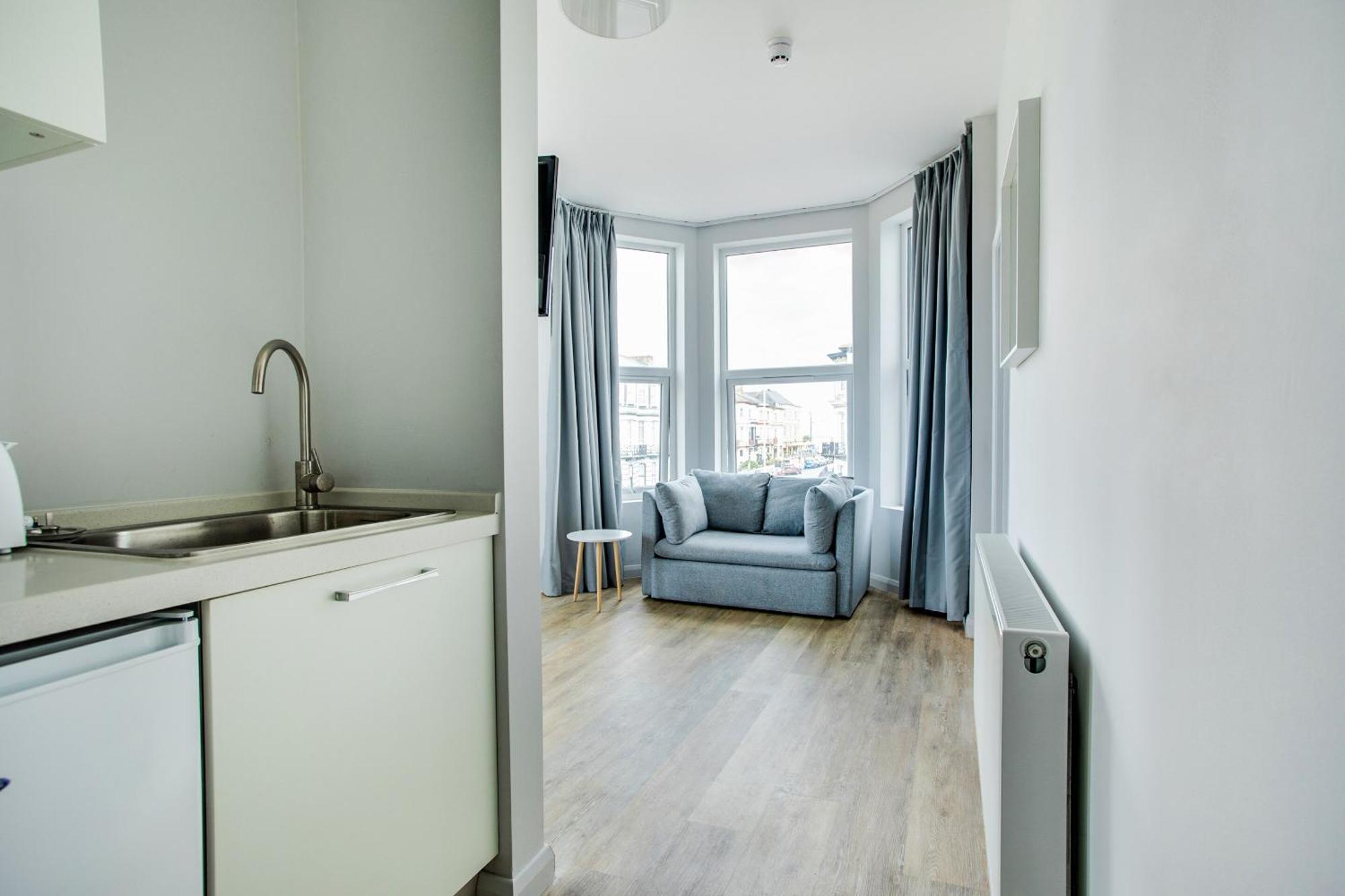 Oyo Studiotel Gy - Modern Hotel Apartments Great Yarmouth Bagian luar foto