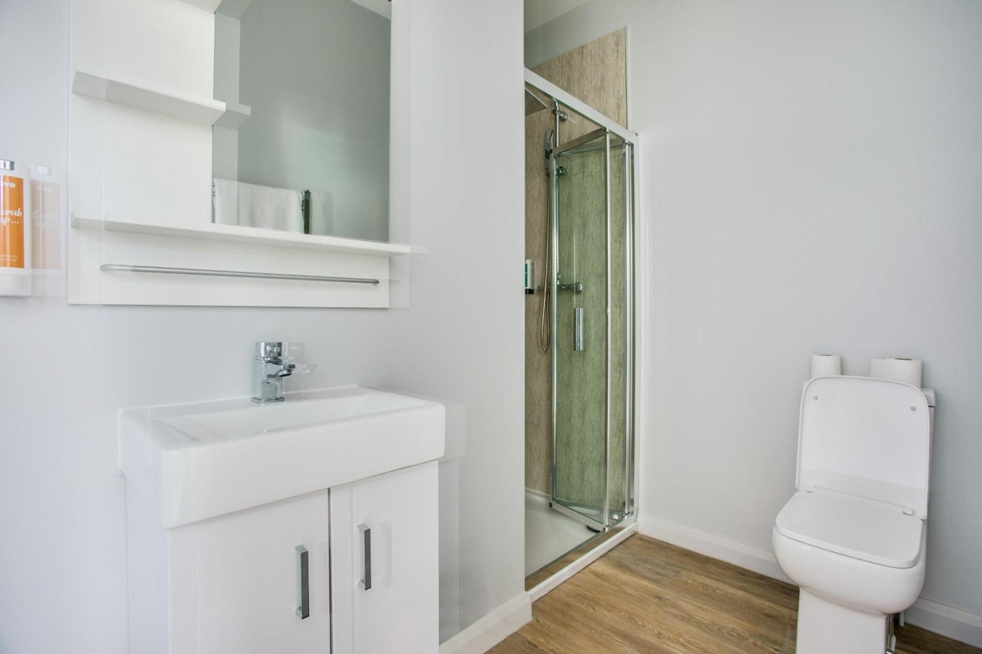 Oyo Studiotel Gy - Modern Hotel Apartments Great Yarmouth Bagian luar foto